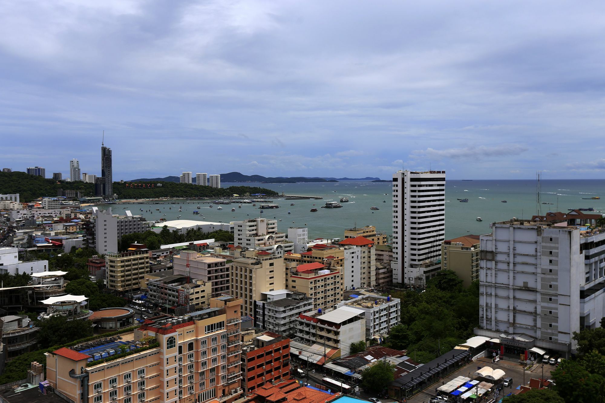 Ferienwohnung The Base Pattaya Exterior foto